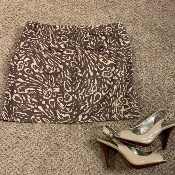 LOFT ANIMAL PRINT SKIRT - Picture 2 of 3